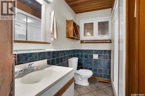 327 1St Avenue E, Blaine Lake, SK - Indoor Photo Showing Bathroom