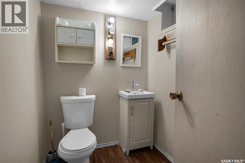 327 1St Avenue E, Blaine Lake, SK - Indoor Photo Showing Bathroom