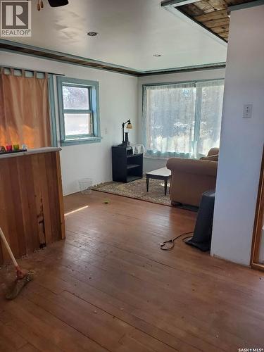 327 1St Avenue E, Blaine Lake, SK - Indoor