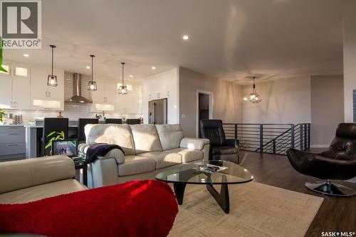 635 Kenaschuk Crescent, Saskatoon, SK - Indoor Photo Showing Living Room