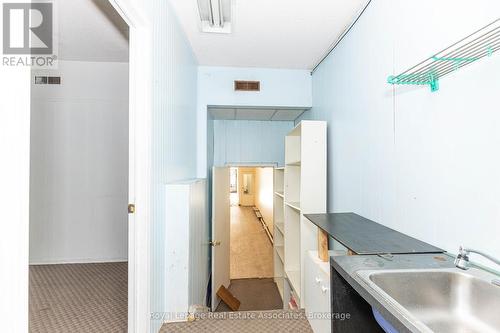 654 Bloor Street W, Toronto, ON 