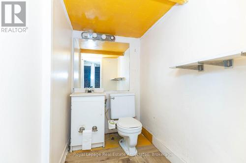 654 Bloor Street W, Toronto, ON 