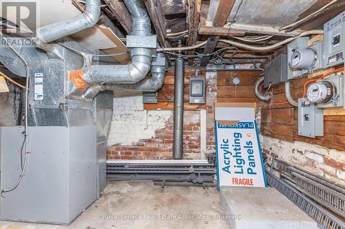 654 Bloor Street W, Toronto, ON 