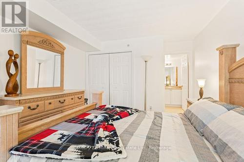 111 - 1450 Bishops Gate, Oakville (Ga Glen Abbey), ON - Indoor Photo Showing Bedroom