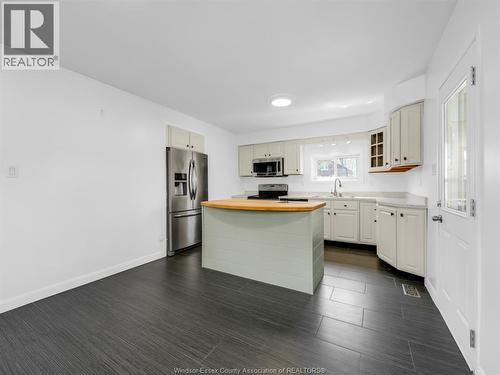 2432 Front Road, Lasalle, ON - Indoor Photo Showing Kitchen