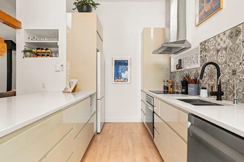 Cuisine - 10 Ch. Lily-Butters, Eastman, QC - Indoor Photo Showing Kitchen With Double Sink