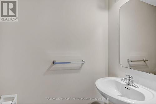 184 Highbury Park Drive, Ottawa, ON - Indoor Photo Showing Bathroom