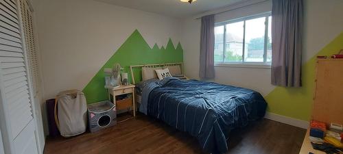 Chambre à coucher - 49 Av. Brien, Laval (Laval-Des-Rapides), QC - Indoor Photo Showing Bedroom