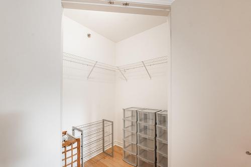 Walk-in closet - 204-1455 Rue Towers, Montréal (Ville-Marie), QC - Indoor Photo Showing Other Room