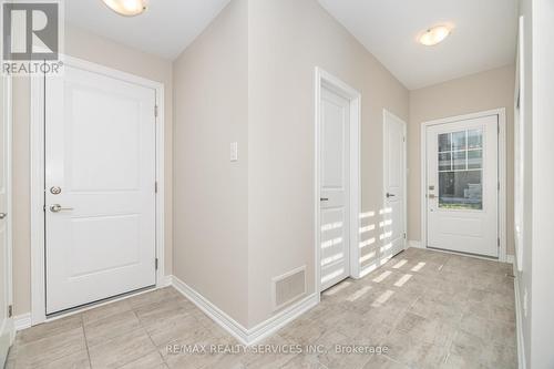 113 - 10 Birmingham Drive, Cambridge, ON - Indoor Photo Showing Other Room