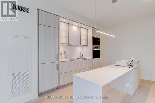 Centre Island - 1403 - 11 Yorkville Avenue, Toronto, ON - Indoor