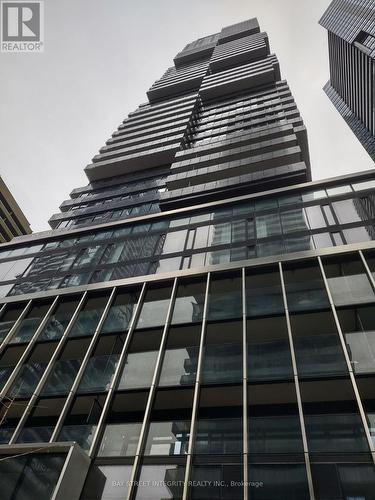 2009 - 55 Charles Street E, Toronto, ON - 