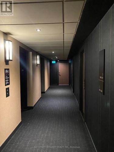 2009 - 55 Charles Street E, Toronto, ON - Indoor