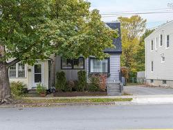 2508 Oxford Street  Halifax Peninsula, NS B3L 2T4