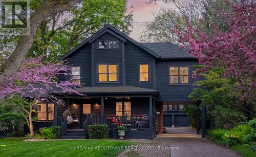 52 KERR STREET  Oakville, ON L6K 3A1