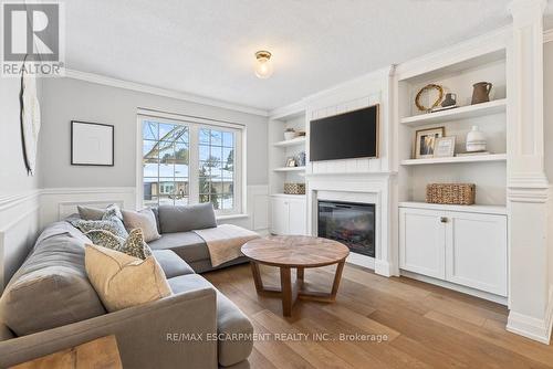 16 Forestgate Drive, Hamilton, ON - Indoor Photo Showing Living Room With Fireplace