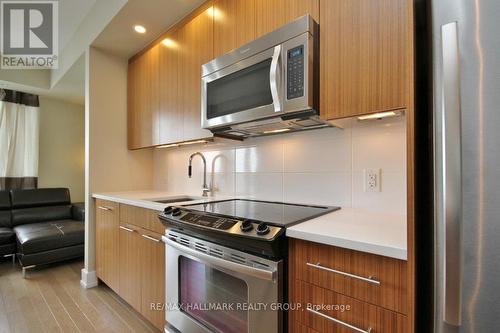 618 - 360 Patricia Avenue, Ottawa, ON - Indoor Photo Showing Kitchen With Upgraded Kitchen