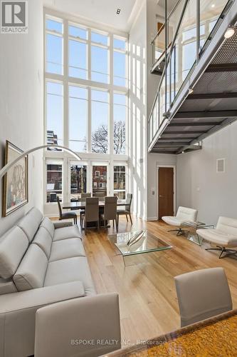 Main - 90 Madison Avenue, Toronto, ON - Indoor Photo Showing Living Room