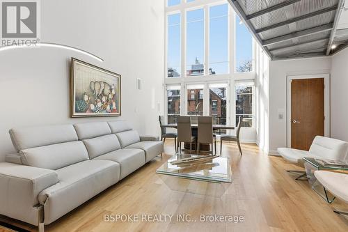 Main - 90 Madison Avenue, Toronto, ON - Indoor Photo Showing Living Room