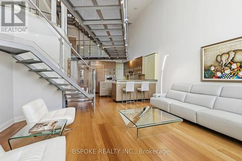 Main - 90 Madison Avenue, Toronto, ON - Indoor Photo Showing Living Room