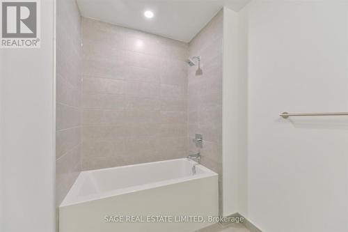 723 - 15 Richardson Street, Toronto, ON - Indoor Photo Showing Bathroom