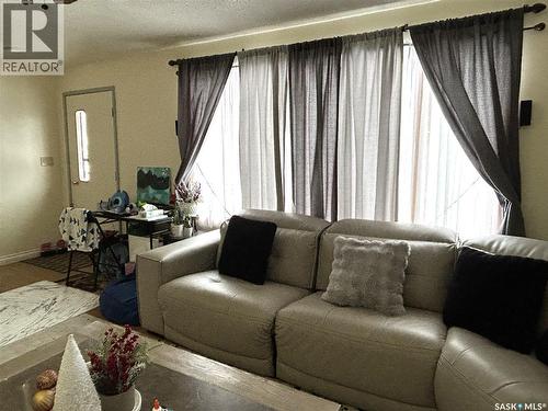 629 George Street, Estevan, SK - Indoor Photo Showing Living Room