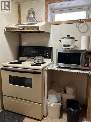 629 George Street, Estevan, SK - Indoor Photo Showing Kitchen
