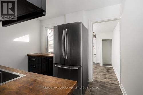 801 Sammon Avenue, Toronto, ON - Indoor Photo Showing Kitchen