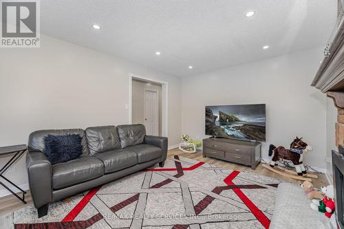 14 Milner Crescent, Ajax, ON - Indoor Photo Showing Living Room