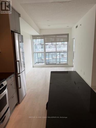 809 - 51 East Liberty Street, Toronto, ON - Indoor Photo Showing Kitchen
