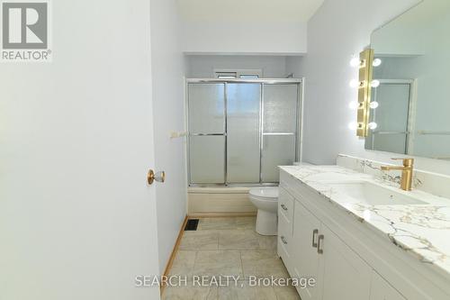 Main floor shared/common washroom and Bath tub - 81 Main Street, Brock, ON - Indoor Photo Showing Bathroom