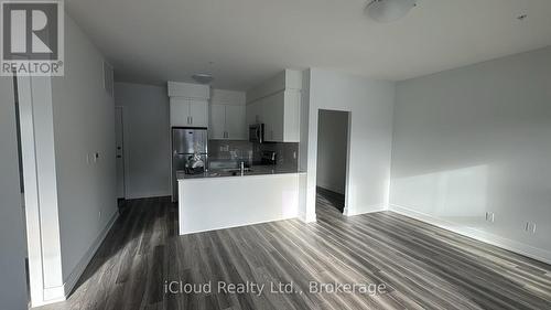 417 - 1100 Lackner Place, Kitchener, ON - Indoor Photo Showing Kitchen