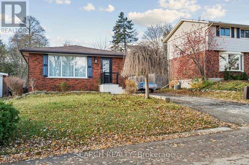 16 GREEN MEADOW WAY  Hamilton, ON L9H 3Z3