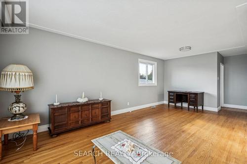 16 Green Meadow Way, Hamilton, ON - Indoor Photo Showing Other Room