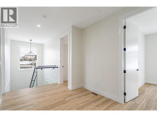 Upper level Foyer - 1136 Hume Avenue, Kelowna, BC - Indoor Photo Showing Other Room