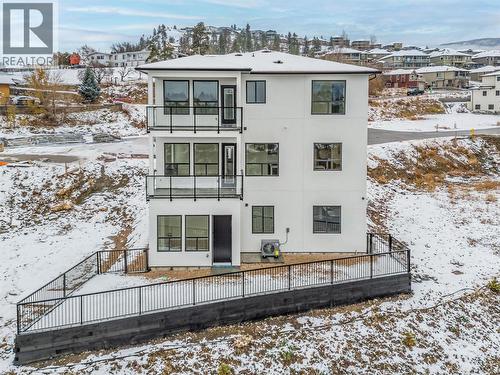 1136 Hume Avenue, Kelowna, BC - Outdoor