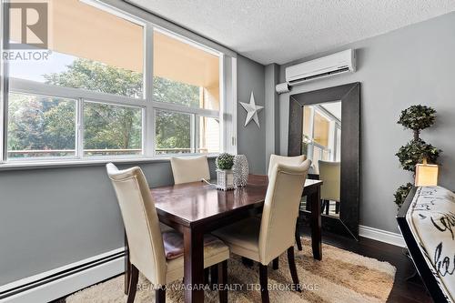 205 - 6390 Huggins Street, Niagara Falls (Stamford), ON - Indoor Photo Showing Dining Room