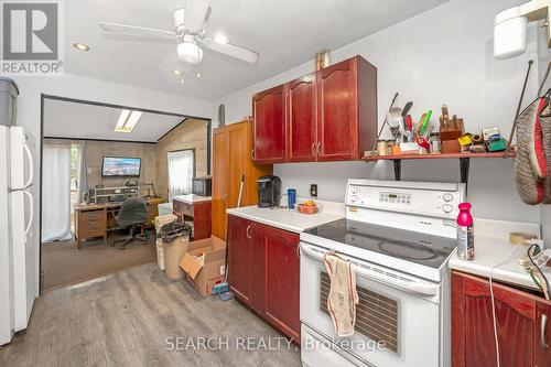222 Walter Avenue N, Hamilton, ON - Indoor Photo Showing Kitchen