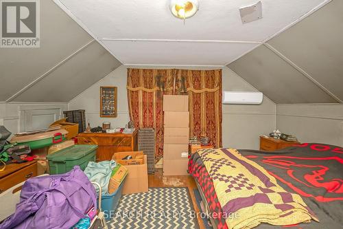 222 Walter Avenue N, Hamilton, ON - Indoor Photo Showing Bedroom