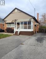 249 HIGHLAND AVENUE  Oshawa, ON L1H 6A7