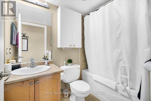 312 - 335 Rathburn Road W, Mississauga, ON - Indoor Photo Showing Bathroom