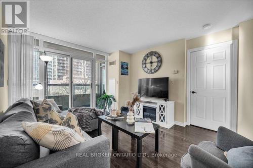 312 - 335 Rathburn Road W, Mississauga, ON - Indoor Photo Showing Living Room