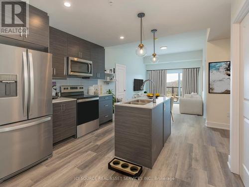 421 - 121 Mary Street, Clearview, ON - Indoor Photo Showing Kitchen With Stainless Steel Kitchen With Double Sink