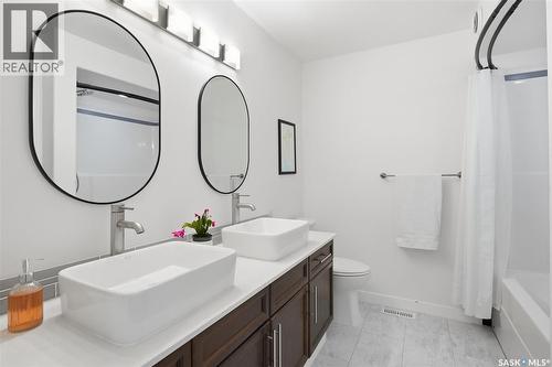 323 Hettle Cove, Saskatoon, SK - Indoor Photo Showing Bathroom