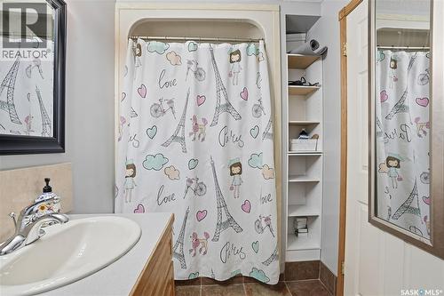 3148 Wimbledon Bay, Regina, SK - Indoor Photo Showing Bathroom