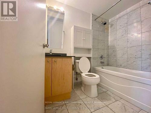 1101 - 8 Scollard Street, Toronto, ON - Indoor Photo Showing Bathroom