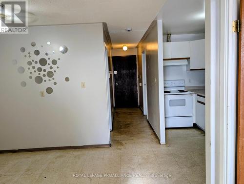 204 - 328 Aylmer Street N, Peterborough (Town Ward 3), ON - Indoor