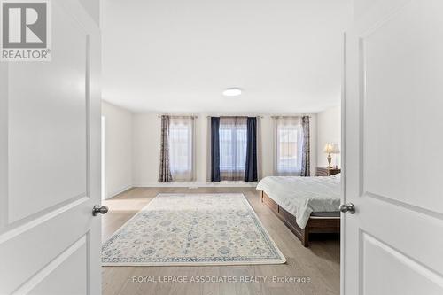15 Farringdon Crescent, Brampton, ON - Indoor Photo Showing Other Room