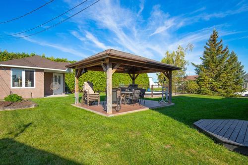 Patio - 6 Rue Des Hirondelles, Saint-Jean-Sur-Richelieu, QC - Outdoor With Backyard