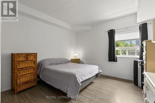 203 - 4872 Valley Way, Niagara Falls (Cherrywood), ON - Indoor Photo Showing Bedroom